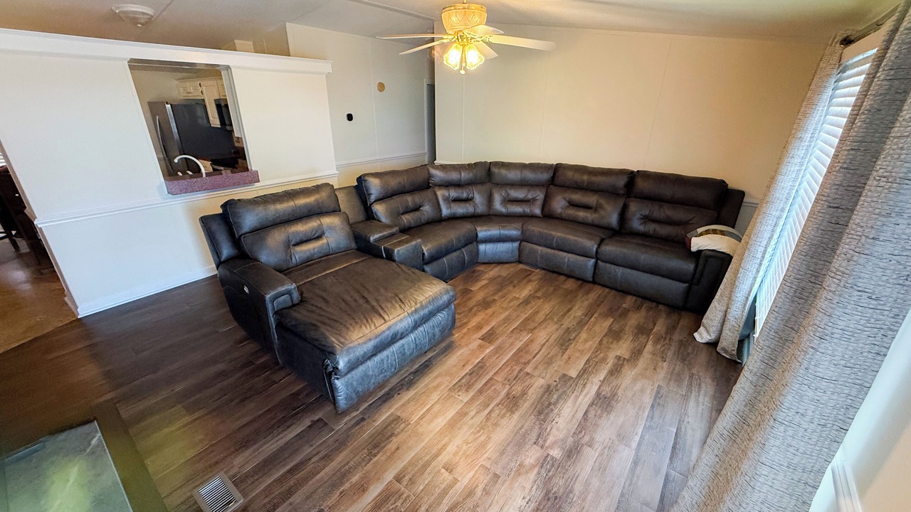 Photo of Livingroom in White Lake