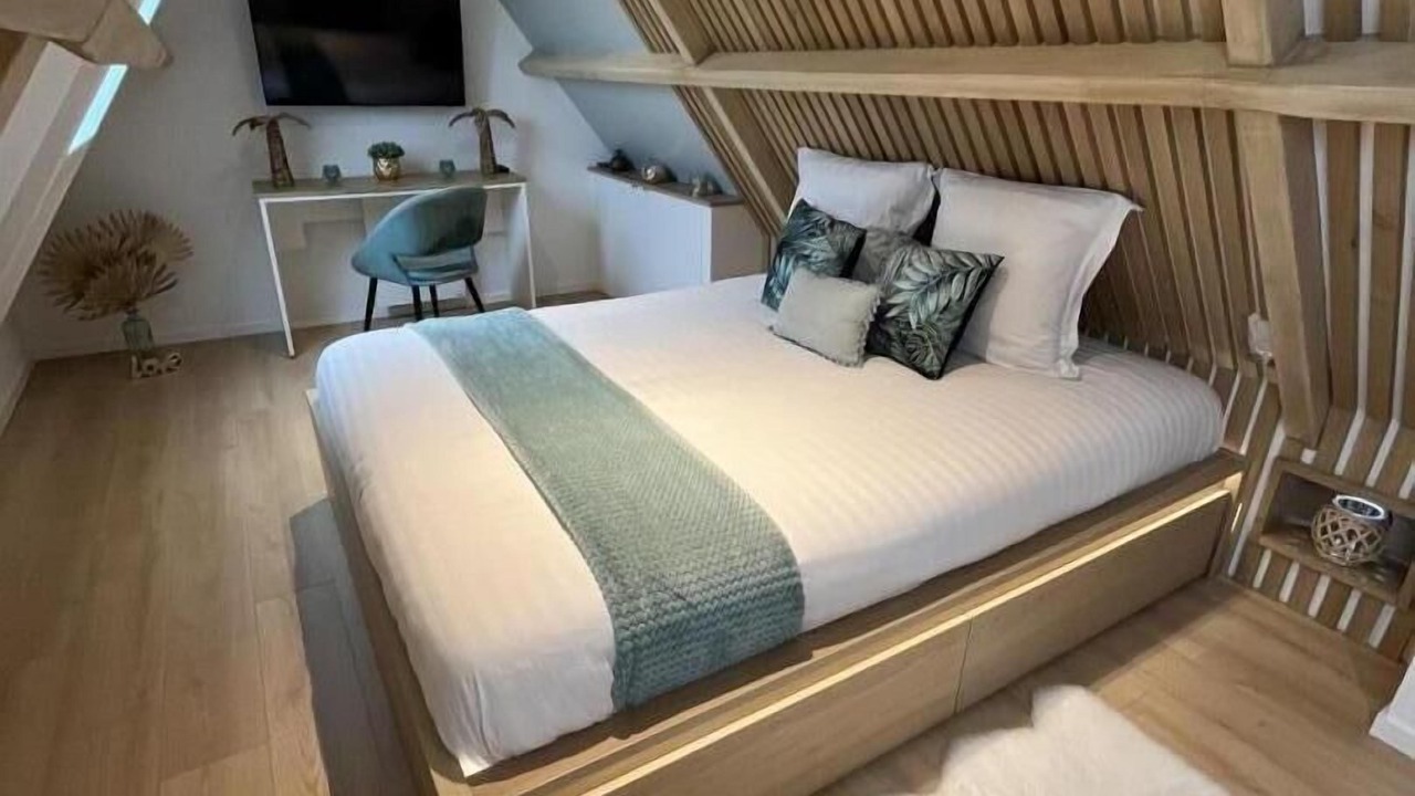 Photo of Bedroom in Neufchatel-en-Bray