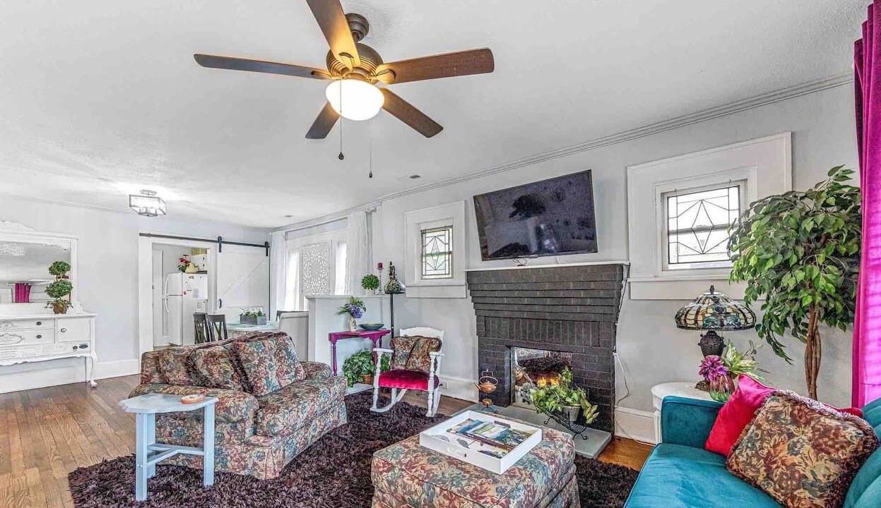 Photo of Livingroom in Woodfin