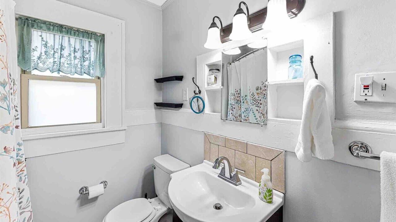Photo of Bathroom in Woodfin