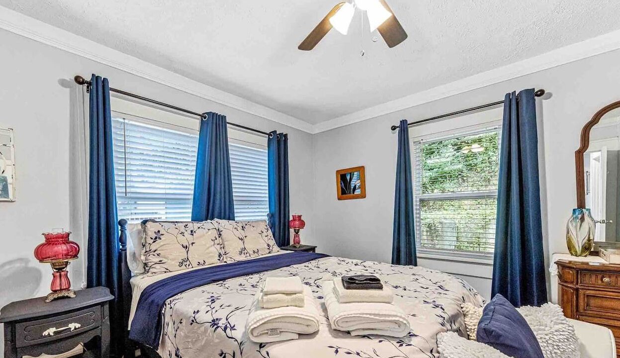 Photo of Bedroom in Woodfin