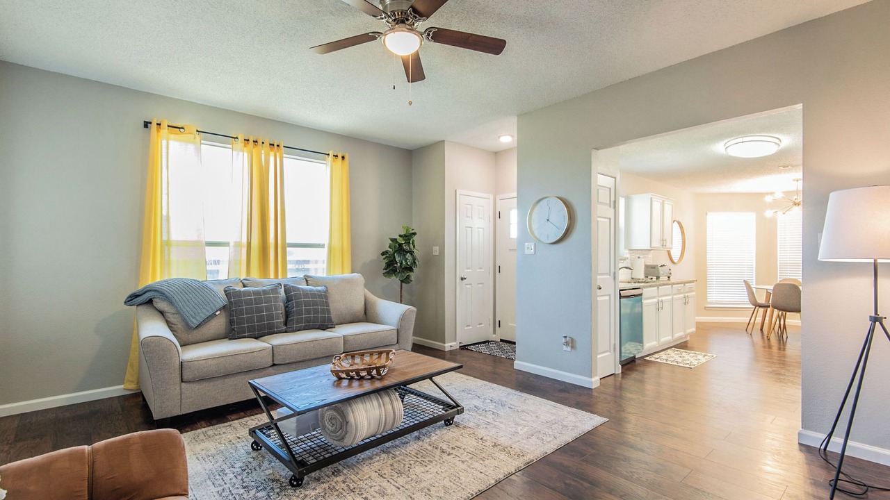 Photo of Livingroom in Burleson