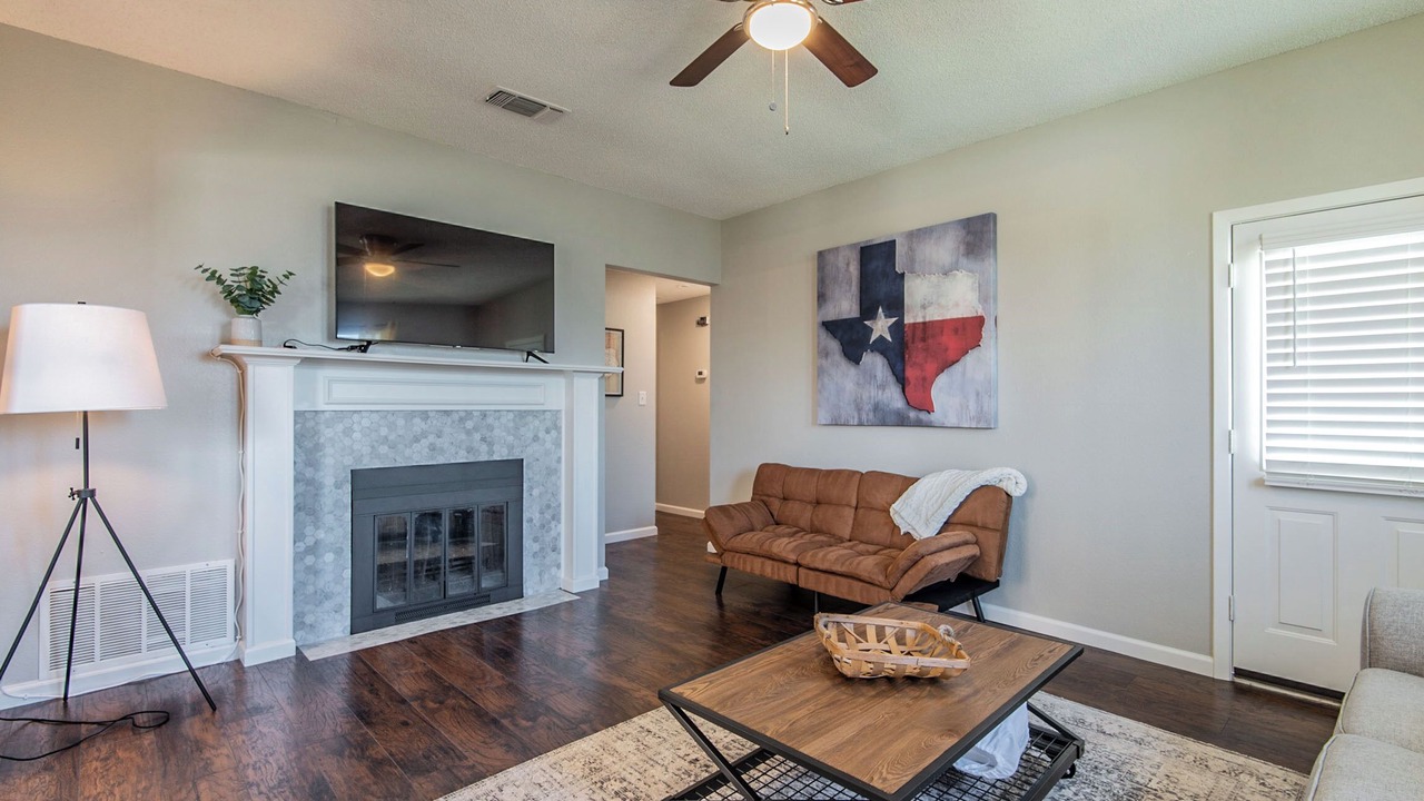 Photo of Livingroom in Burleson