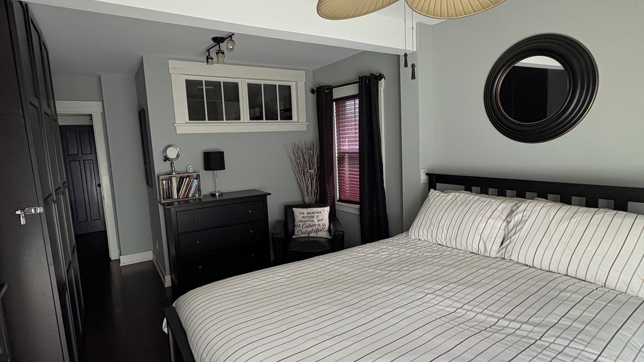 Photo of Bedroom in Crystal Beach
