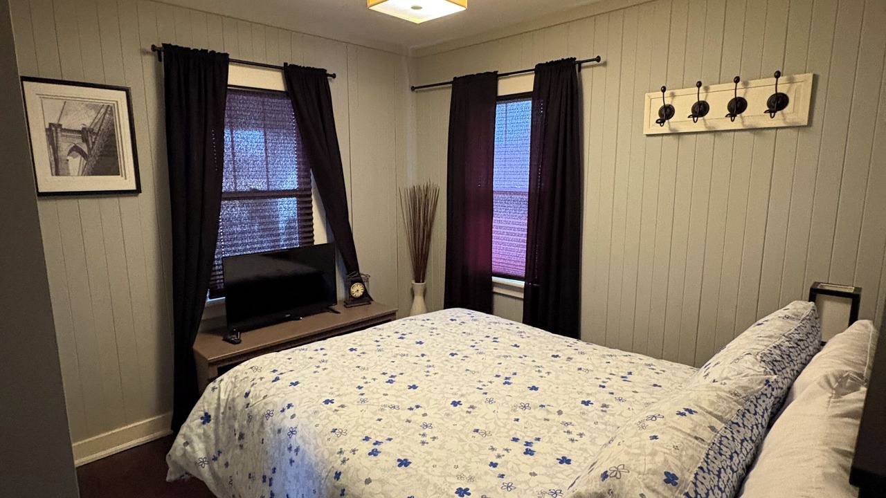 Photo of Bedroom in Crystal Beach