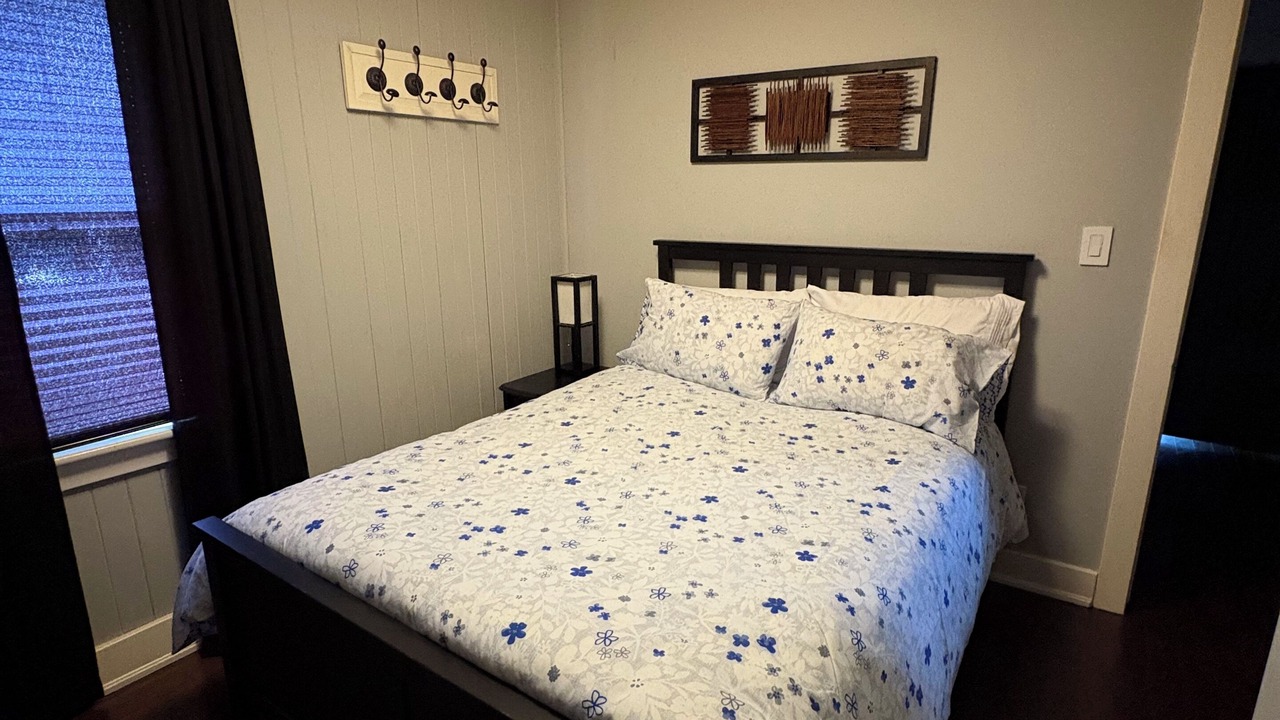 Photo of Bedroom in Crystal Beach