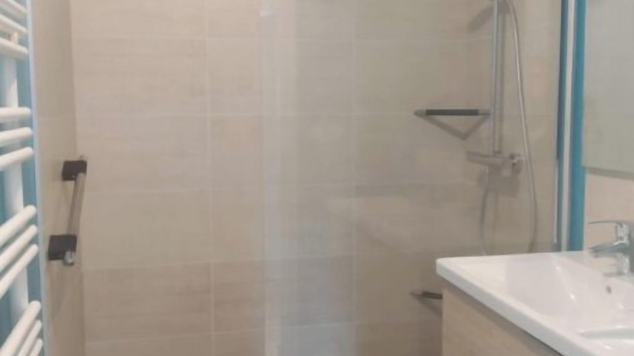 Photo of Bathroom in Republique - Les Ponts