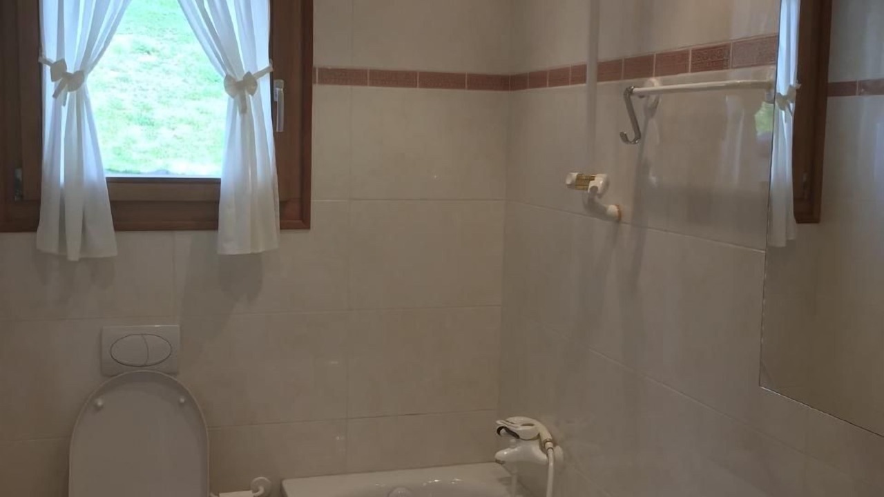 Photo of Bathroom in Madulain