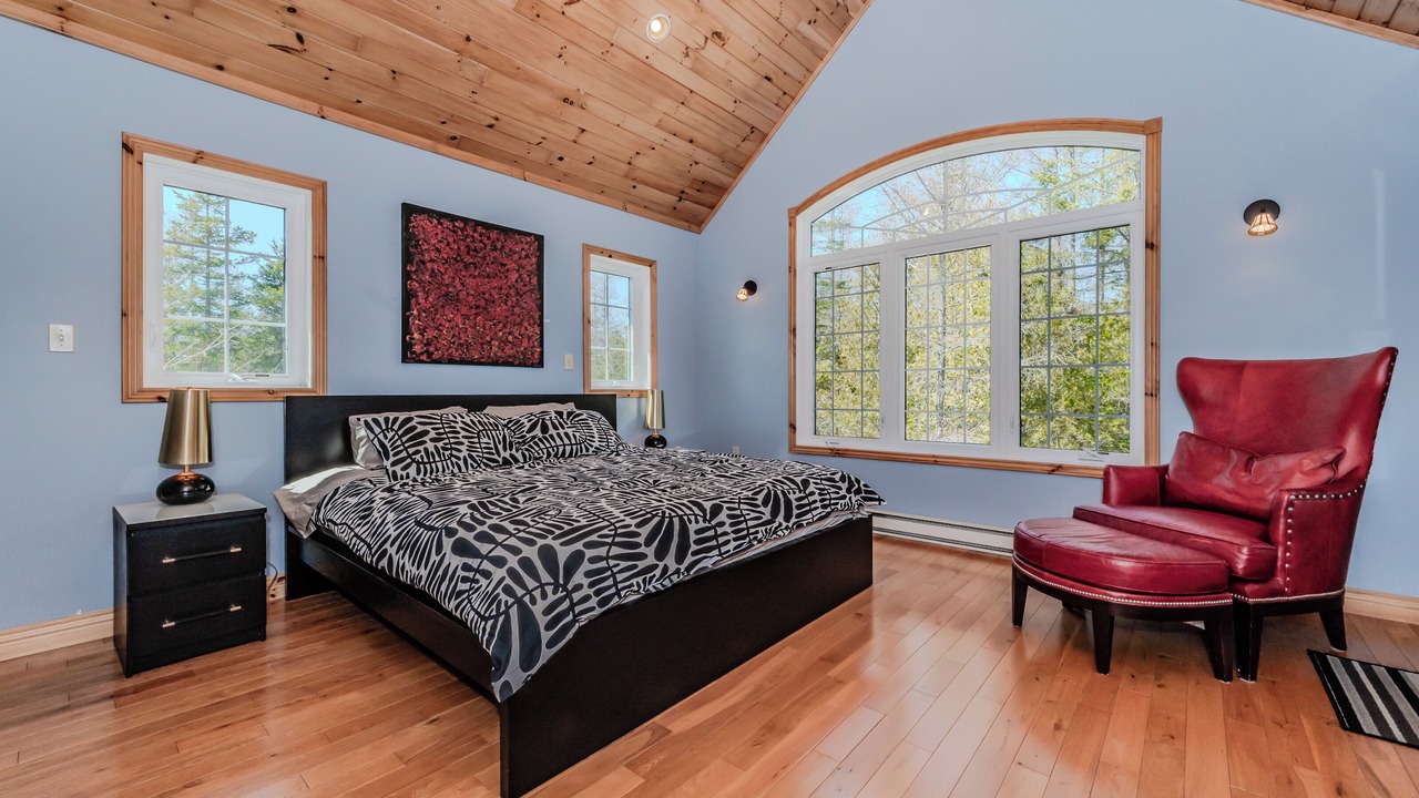 Photo of Bedroom in Colpoys Bay