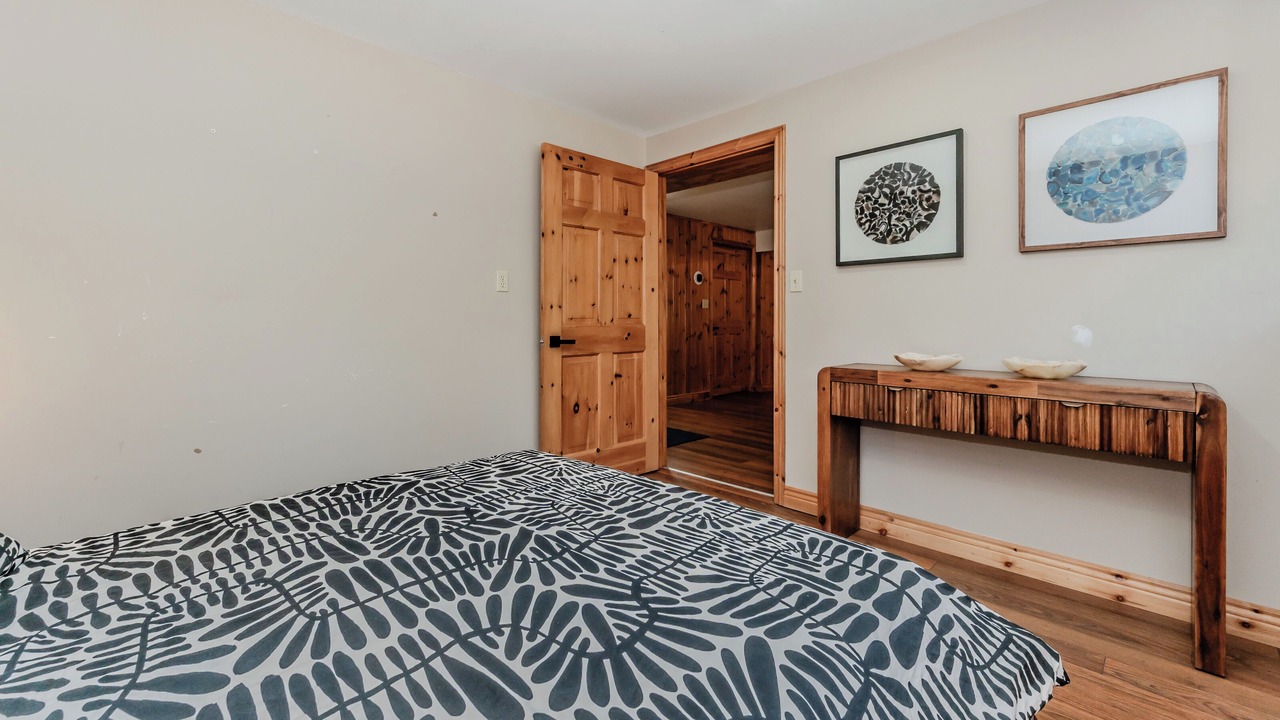 Photo of Bedroom in Colpoys Bay