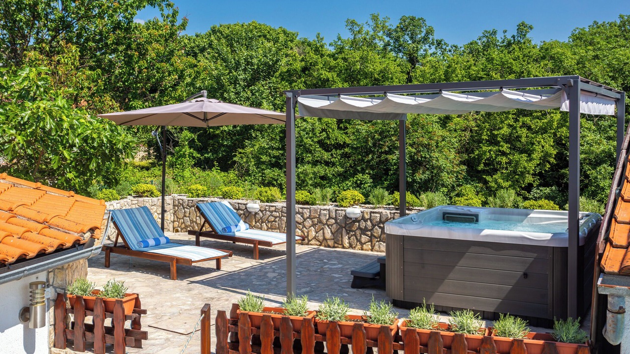 Photo of Outdoor in Risika