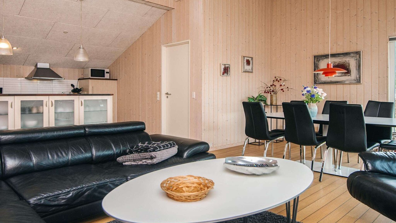 Photo of Others in Bjert