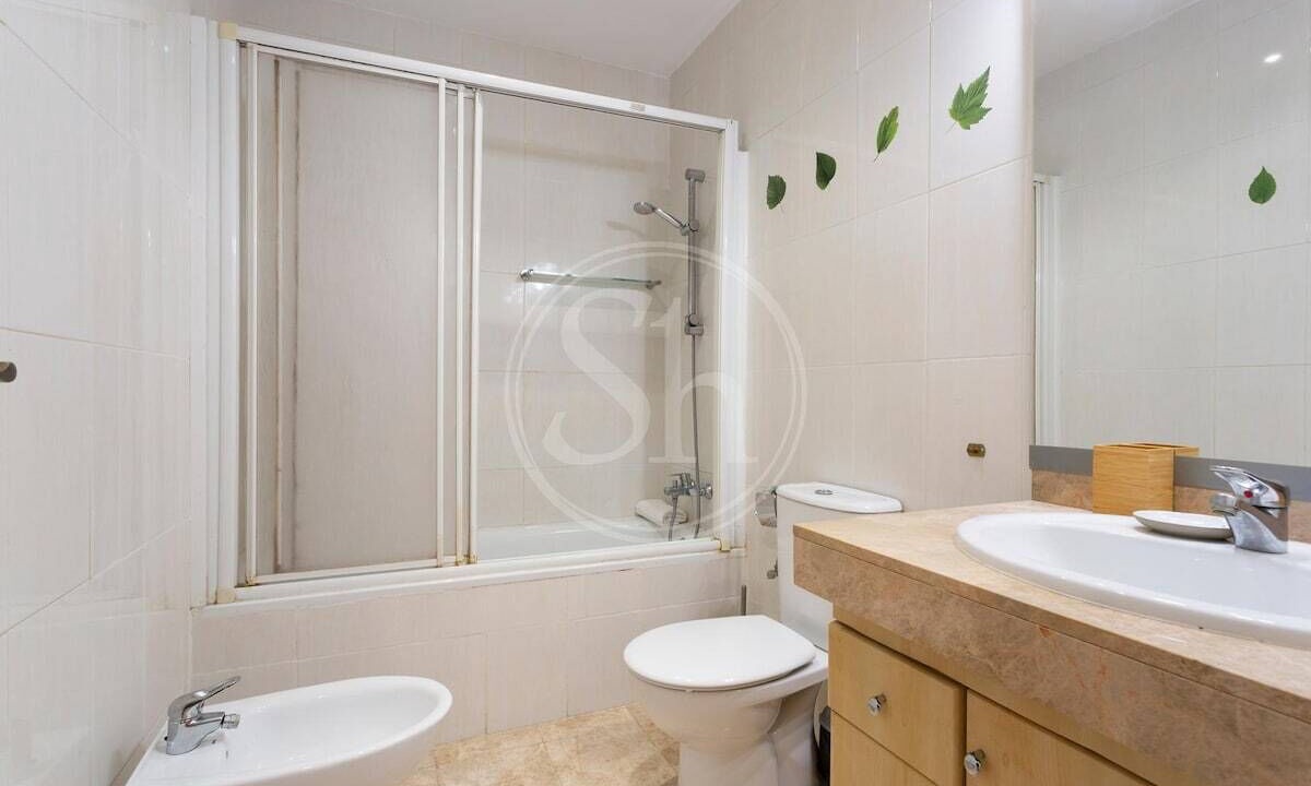 Photo of Bathroom in Sants