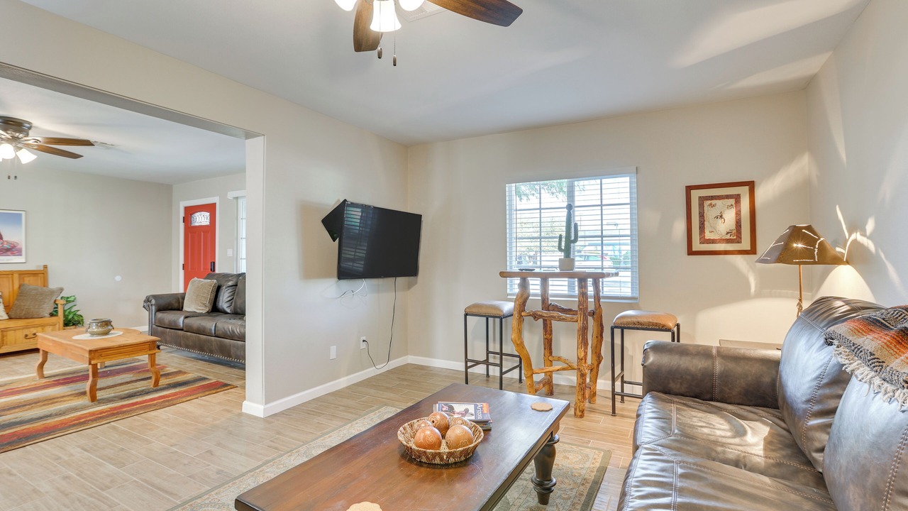 Photo of Livingroom in Paradise Valley Village
