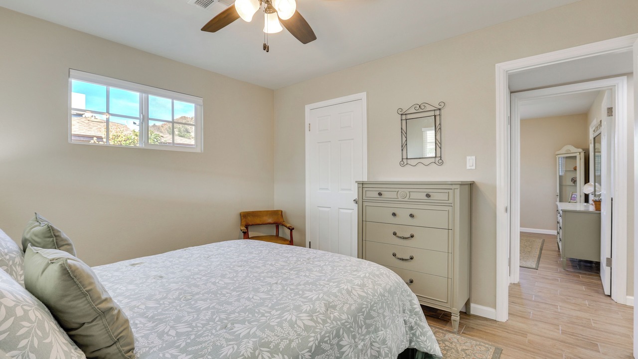 Photo of Bedroom in Paradise Valley Village
