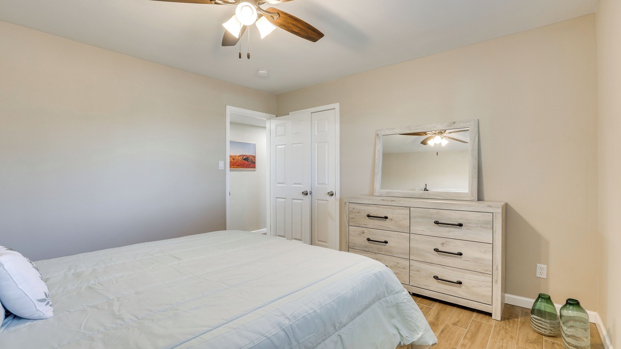 Photo of Bedroom in Paradise Valley Village
