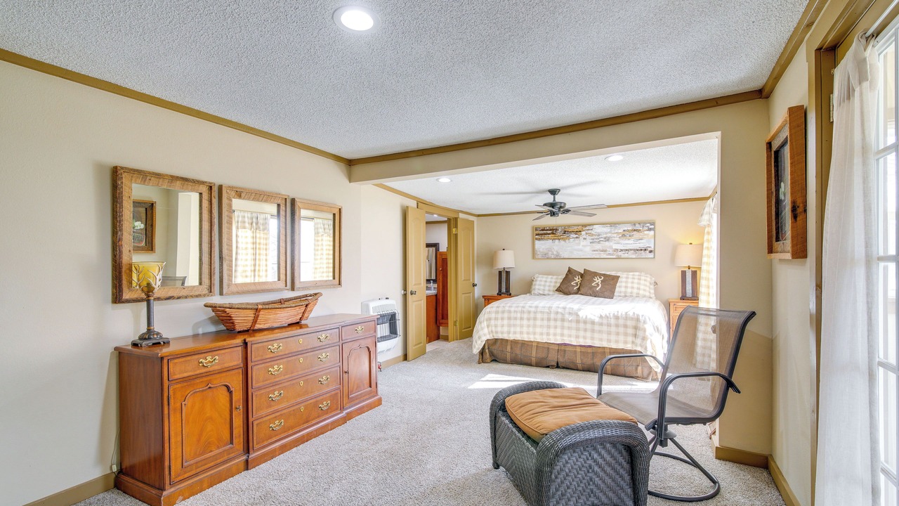 Photo of Others in Tunica