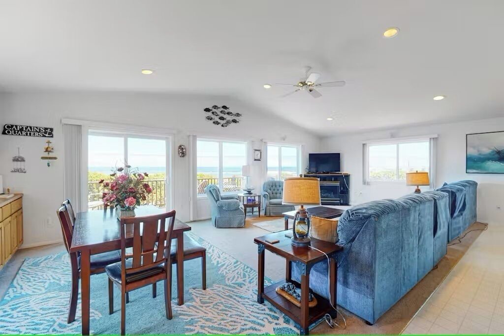 Photo of Livingroom in Rockaway Beach