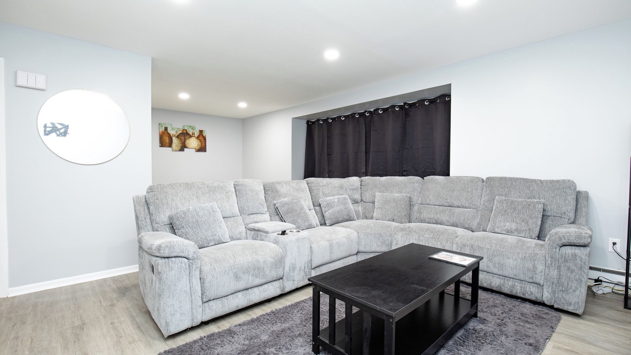 Photo of Livingroom in Orange