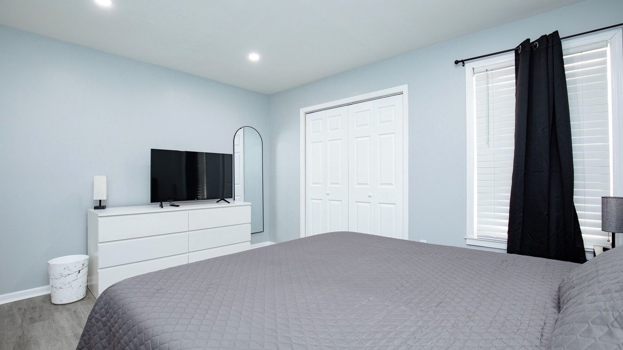 Photo of Bedroom in Orange