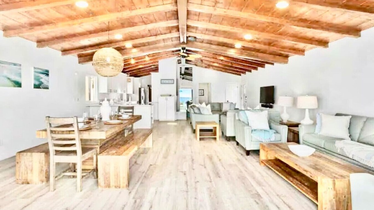 Photo of Livingroom in South Oceanside