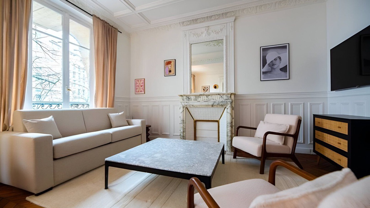 Photo of Livingroom in Quartier de l'Ecole-Militaire