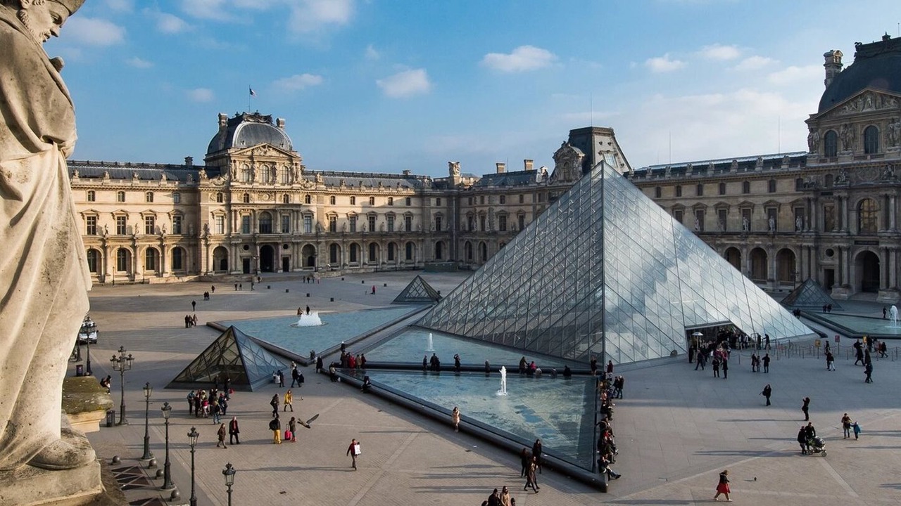 Photo of Others in Quartier de l'Ecole-Militaire