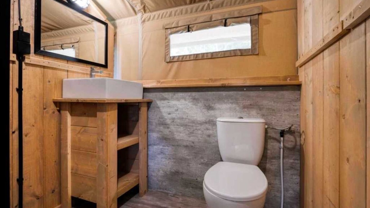 Photo of Bathroom in Signy-lAbbaye