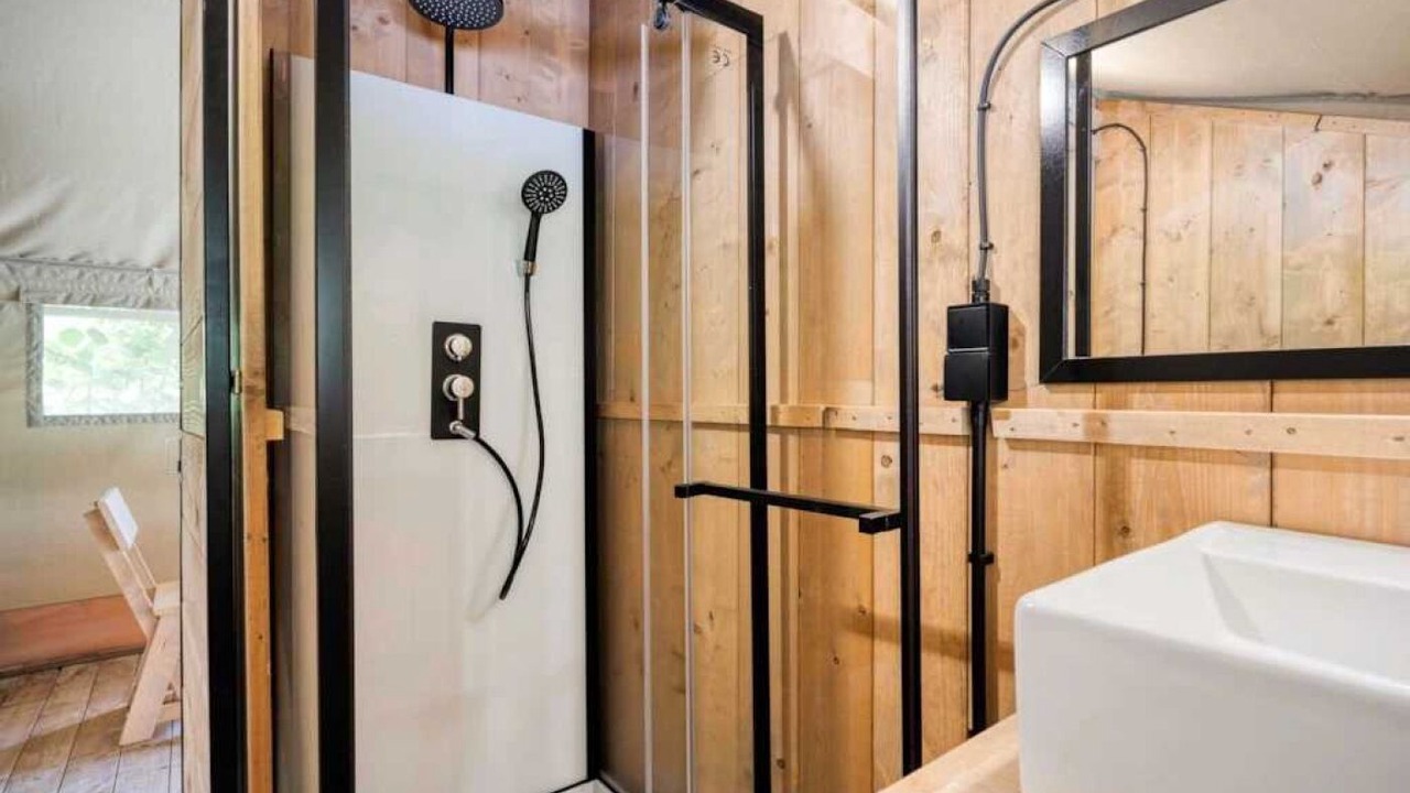 Photo of Bathroom in Signy-lAbbaye