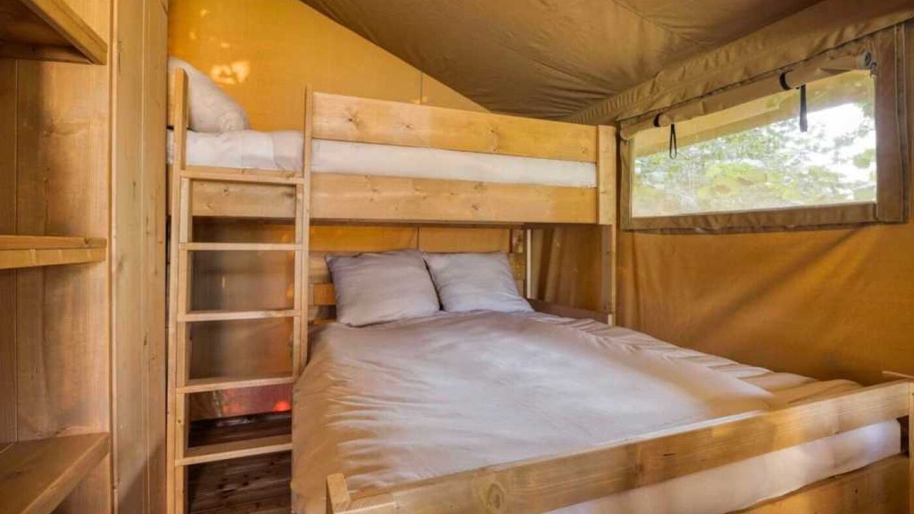 Photo of Bedroom in Signy-lAbbaye