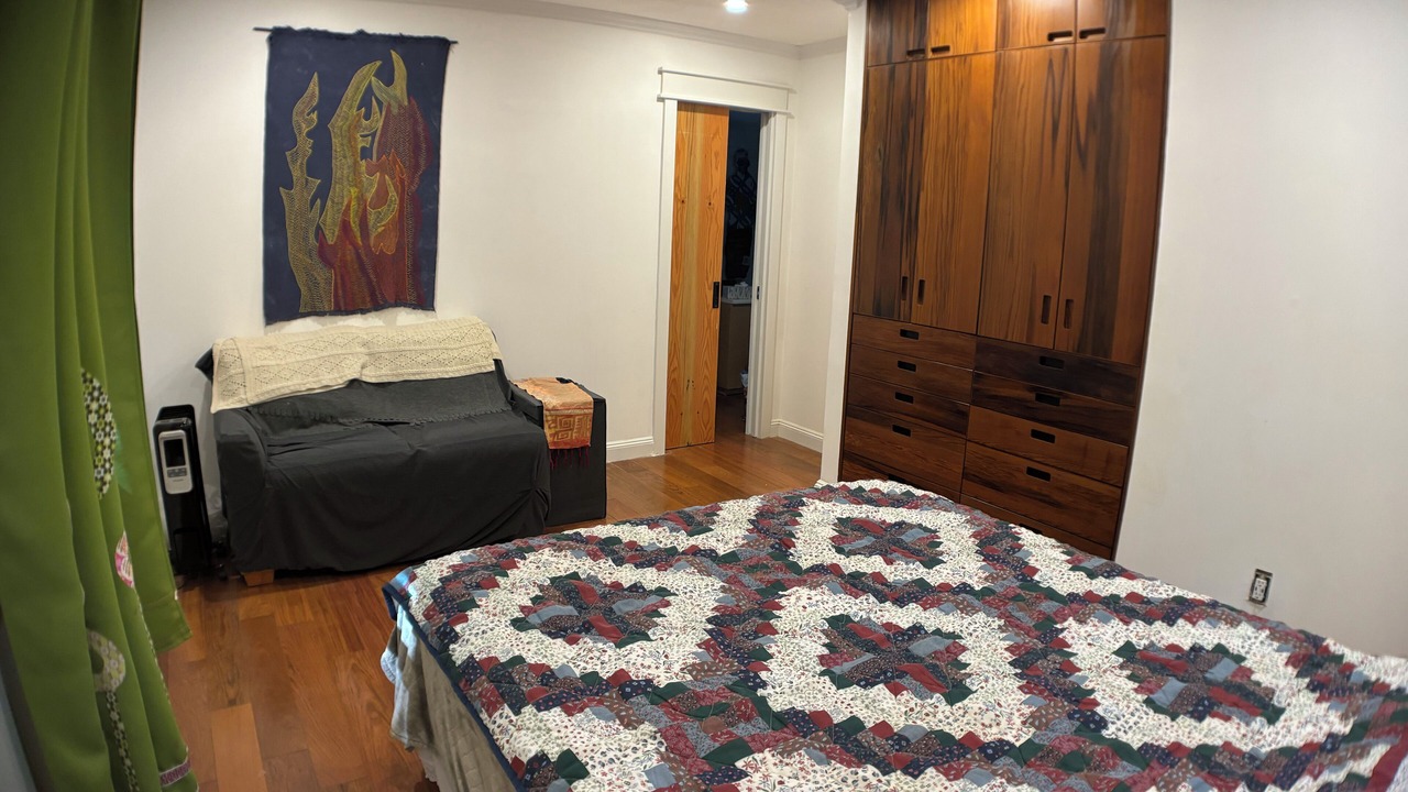 Photo of Bedroom in Roscoe