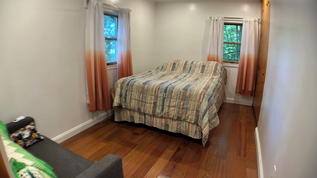 Photo of Bedroom in Roscoe