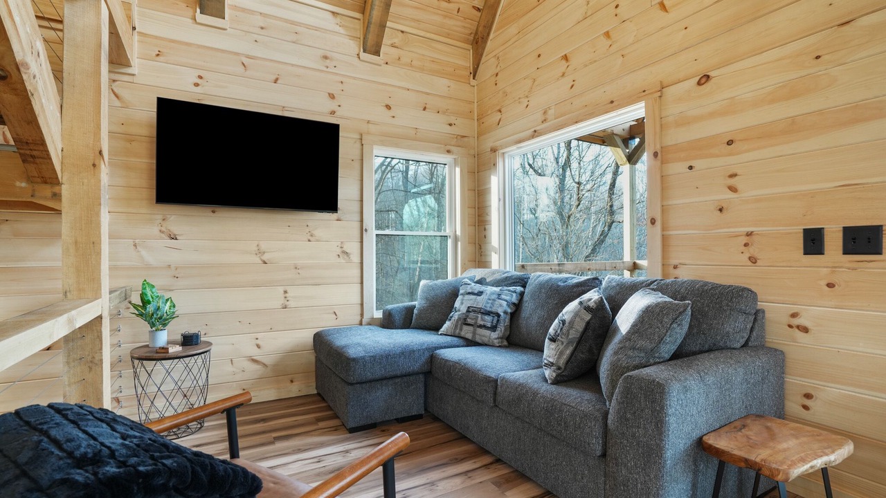 Photo of Livingroom in Creola