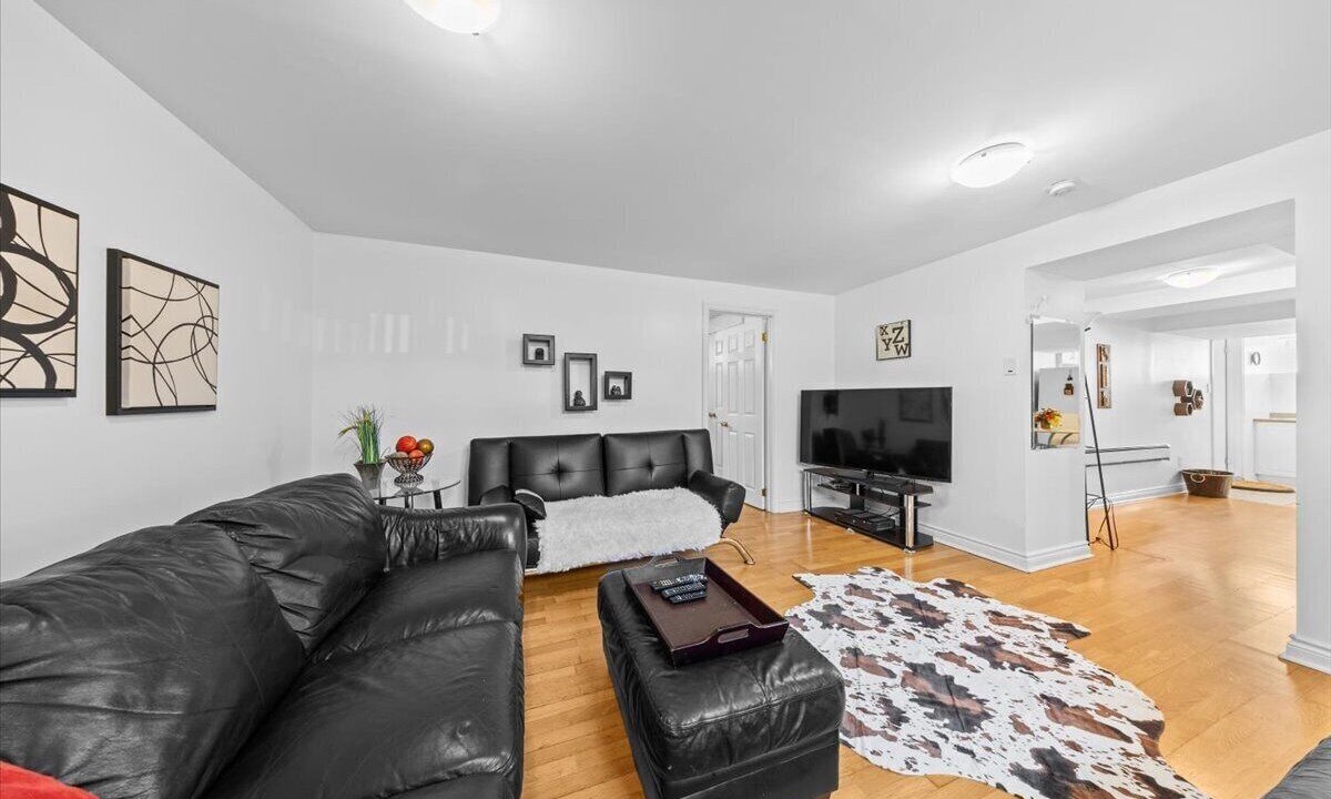 Photo of Livingroom in Old Ottawa East