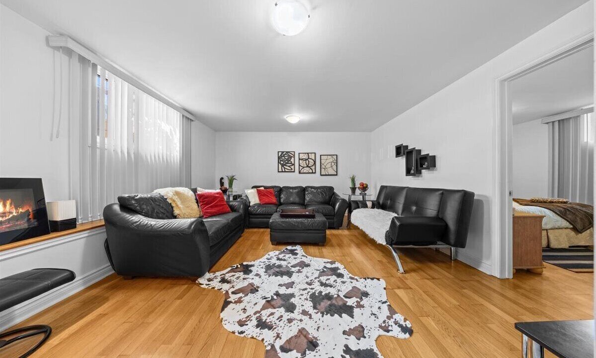 Photo of Livingroom in Old Ottawa East