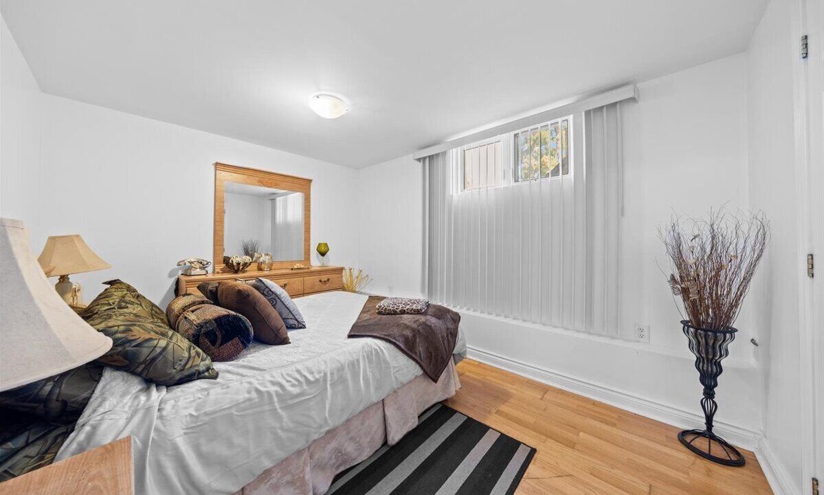Photo of Bedroom in Old Ottawa East