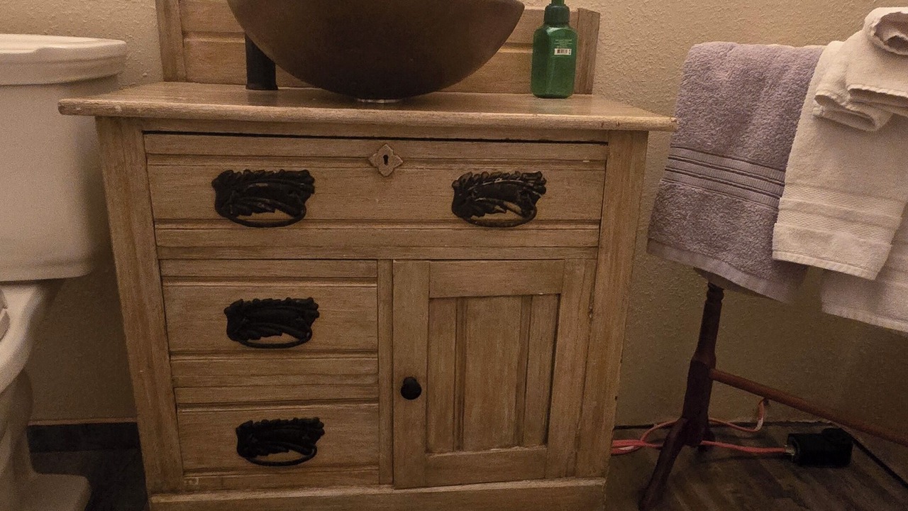 Photo of Bathroom in Nauvoo