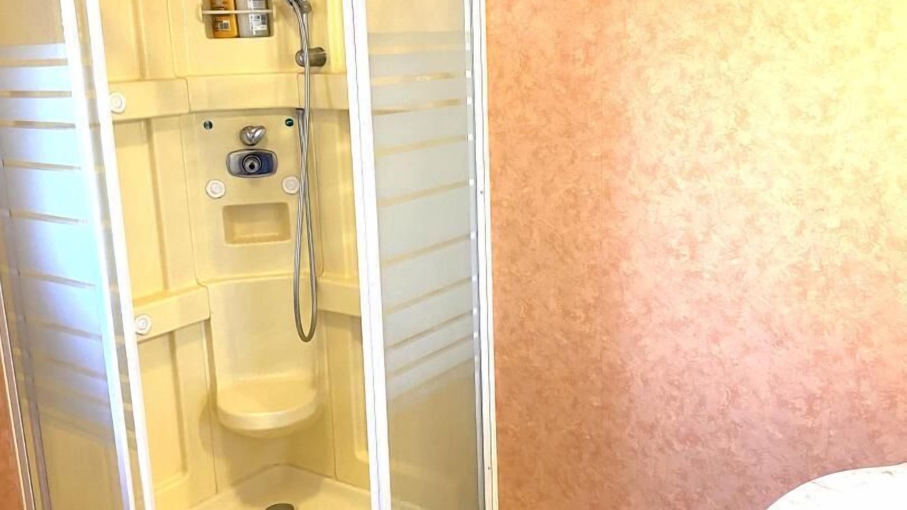 Photo of Bathroom in Douzy