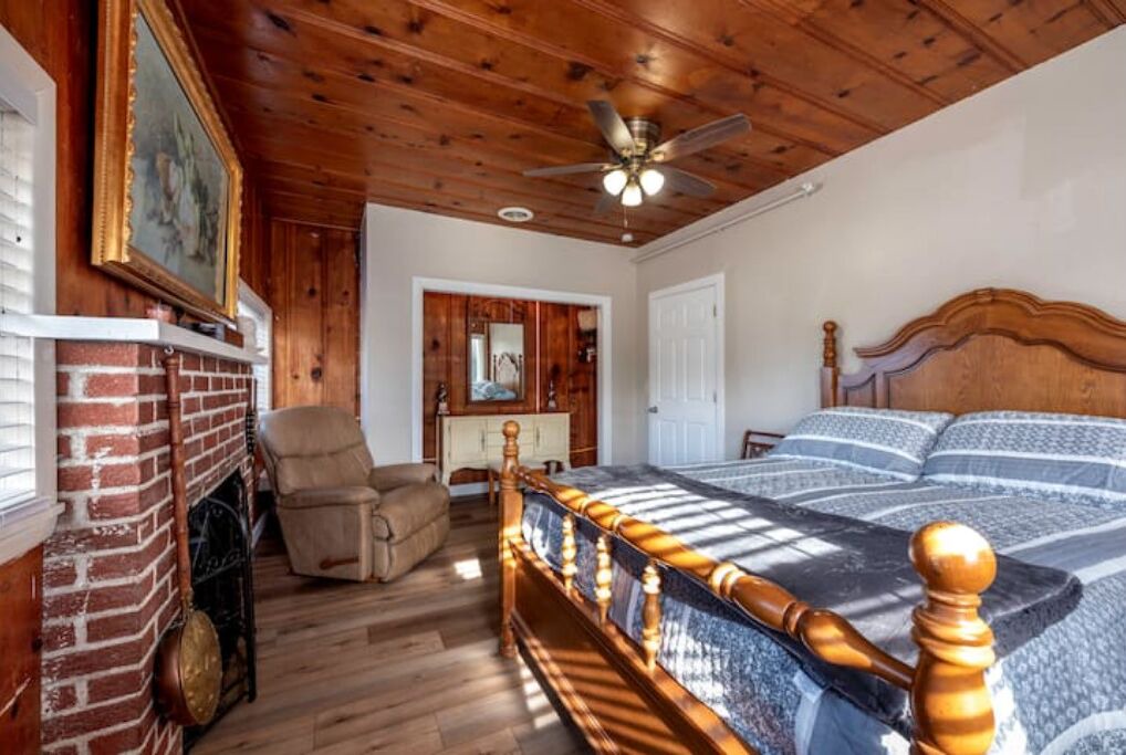 Photo of Bedroom in Branson