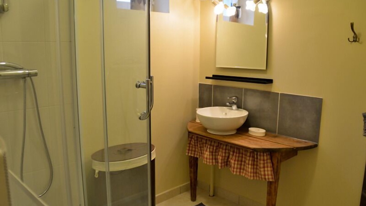 Photo of Bathroom in Annouville-Vilmesnil