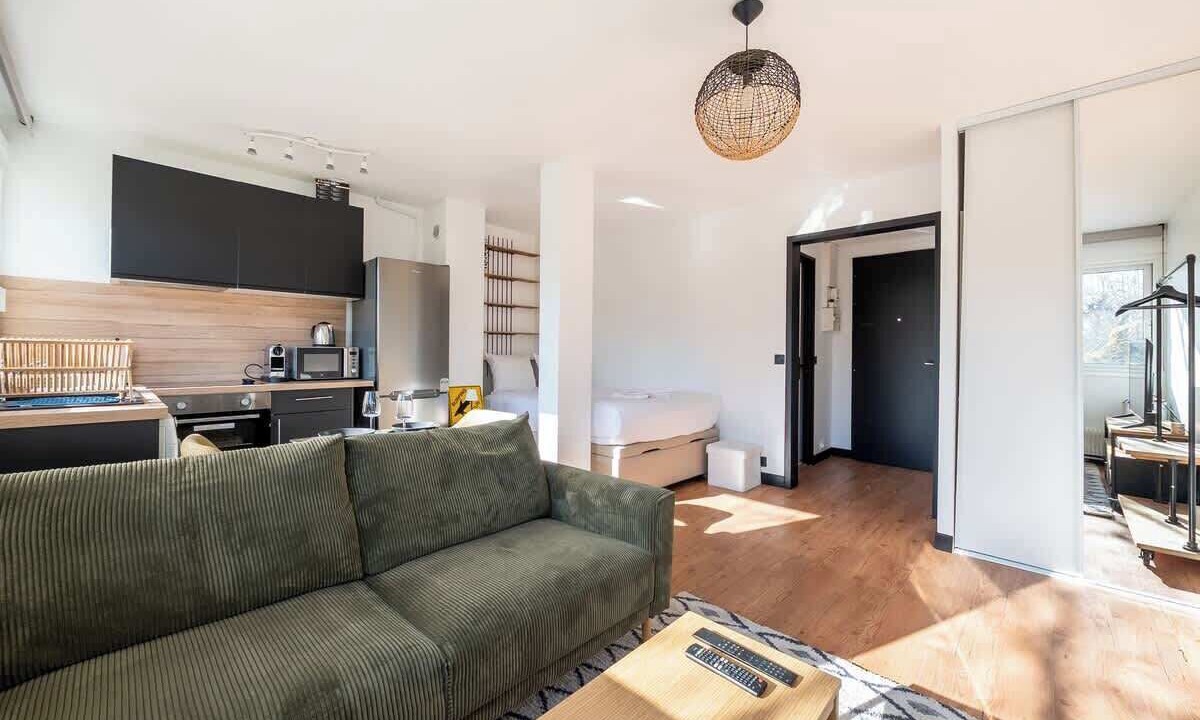 Photo of Livingroom in Republique–Point-du-Jour