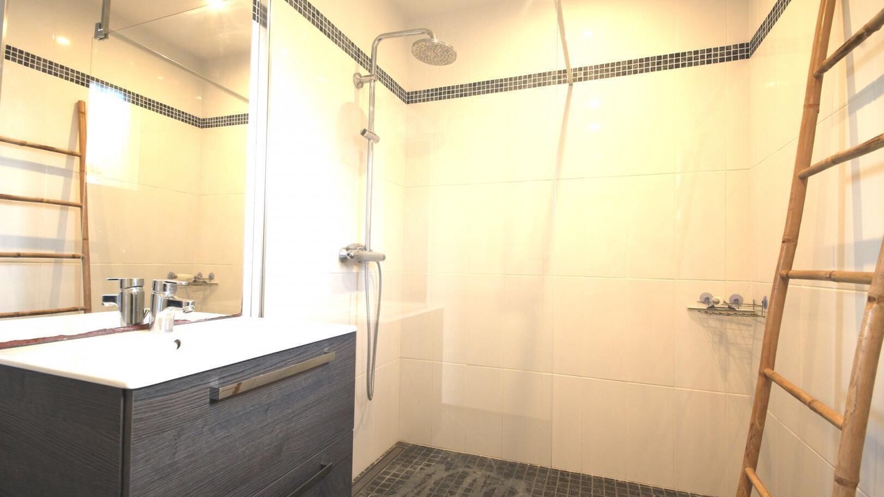 Photo of Bathroom in Greuville
