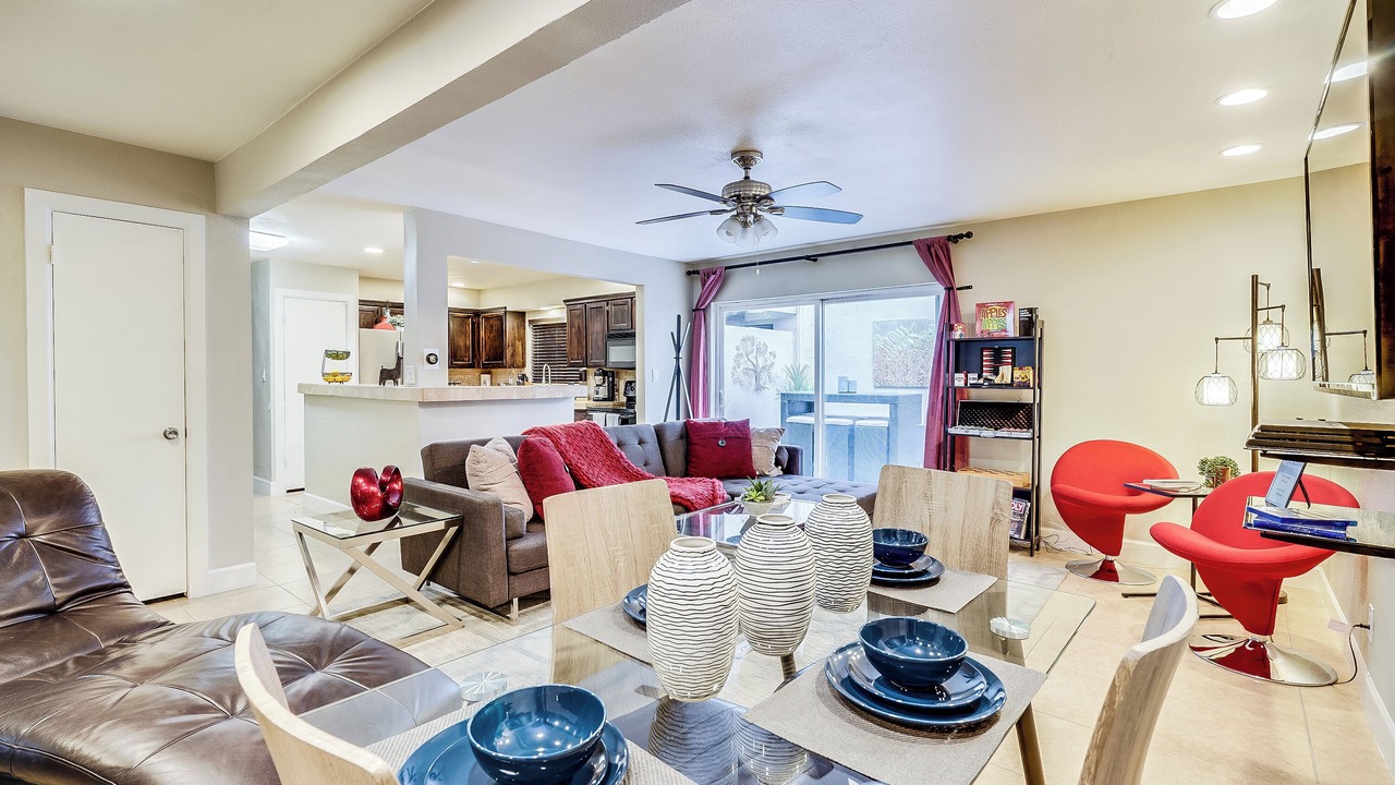 Photo of Livingroom in Scottsdale Estates Nine