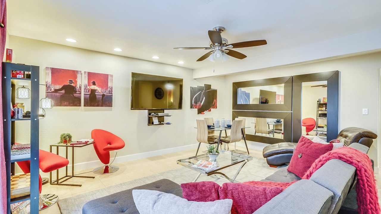 Photo of Livingroom in Scottsdale Estates Nine