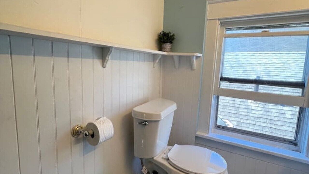 Photo of Bathroom in Niagara Falls