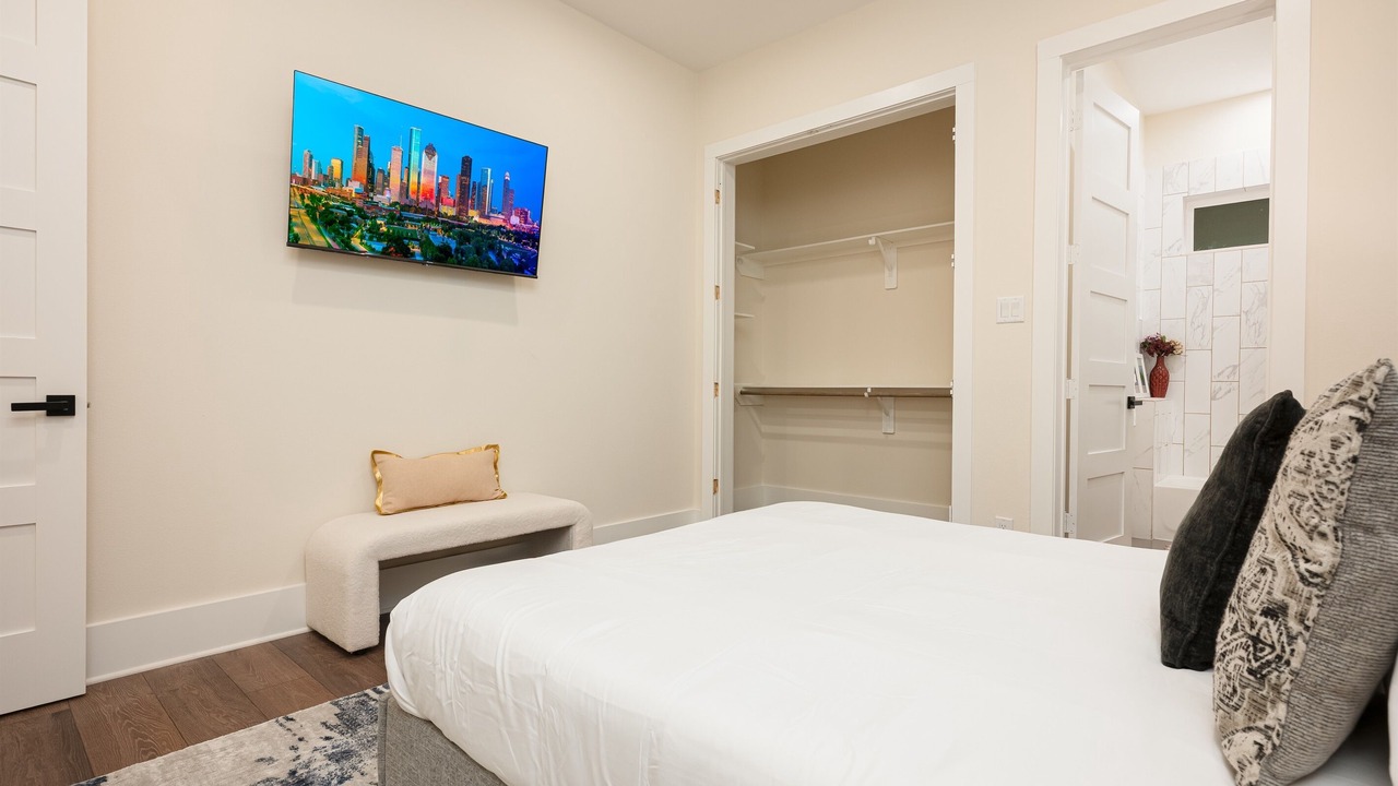 Photo of Bedroom in Washington Ave./ Memorial Park