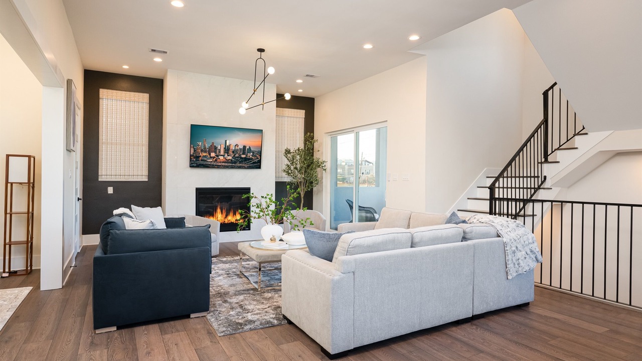 Photo of Livingroom in Washington Ave./ Memorial Park