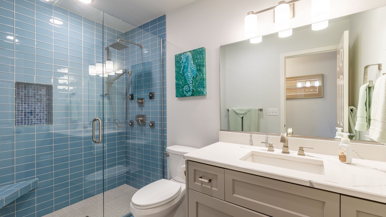 Photo of Bathroom in Gleneden Beach