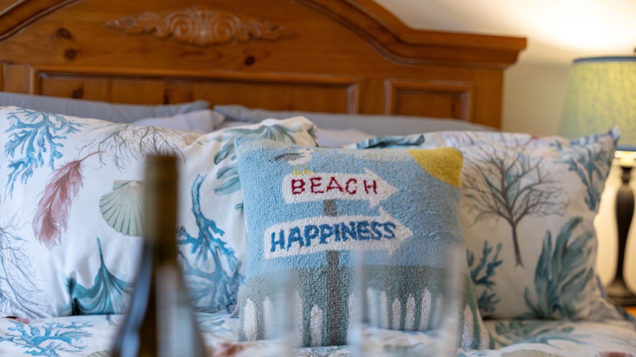 Photo of Bedroom in Gleneden Beach