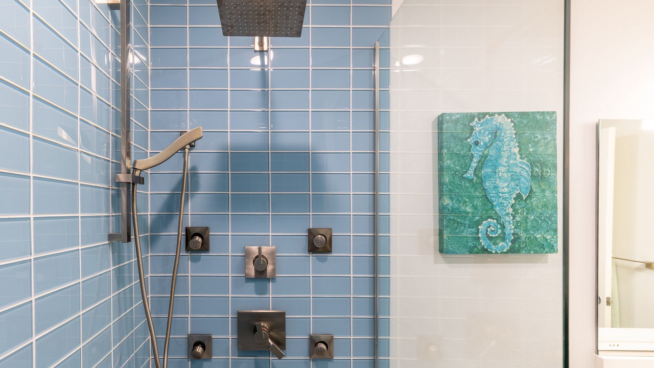 Photo of Bathroom in Gleneden Beach